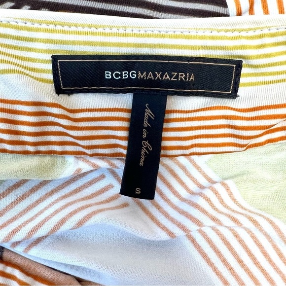 BCBG MaxAzria Abstract Retro Mod Front Halter Cocktail Dress - Picture 9 of 11